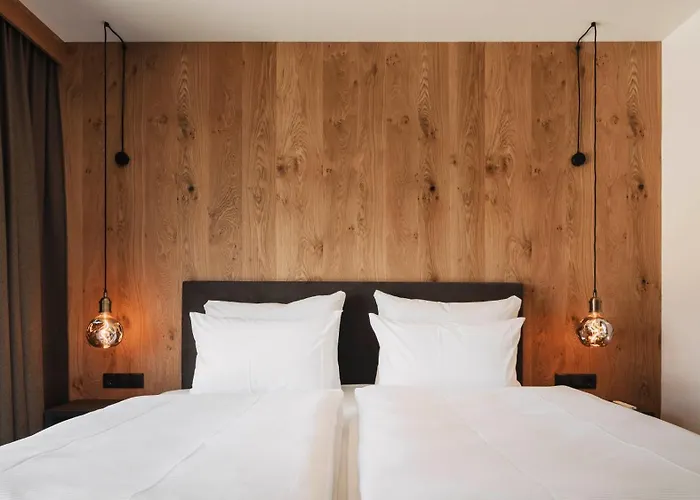 Triple A * Зефельд-ін-Тіроль