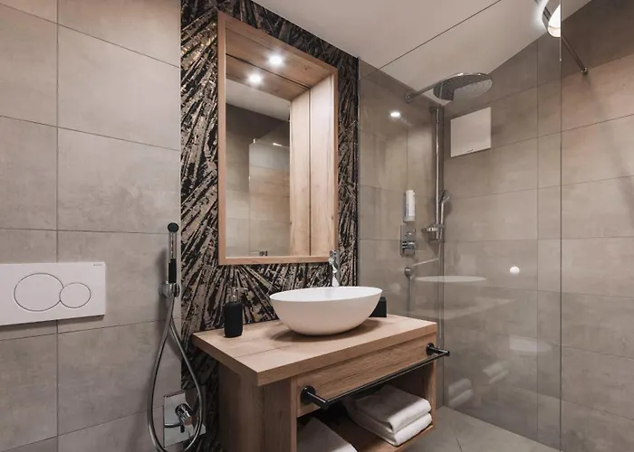 Triple A * Зефельд-ін-Тіроль